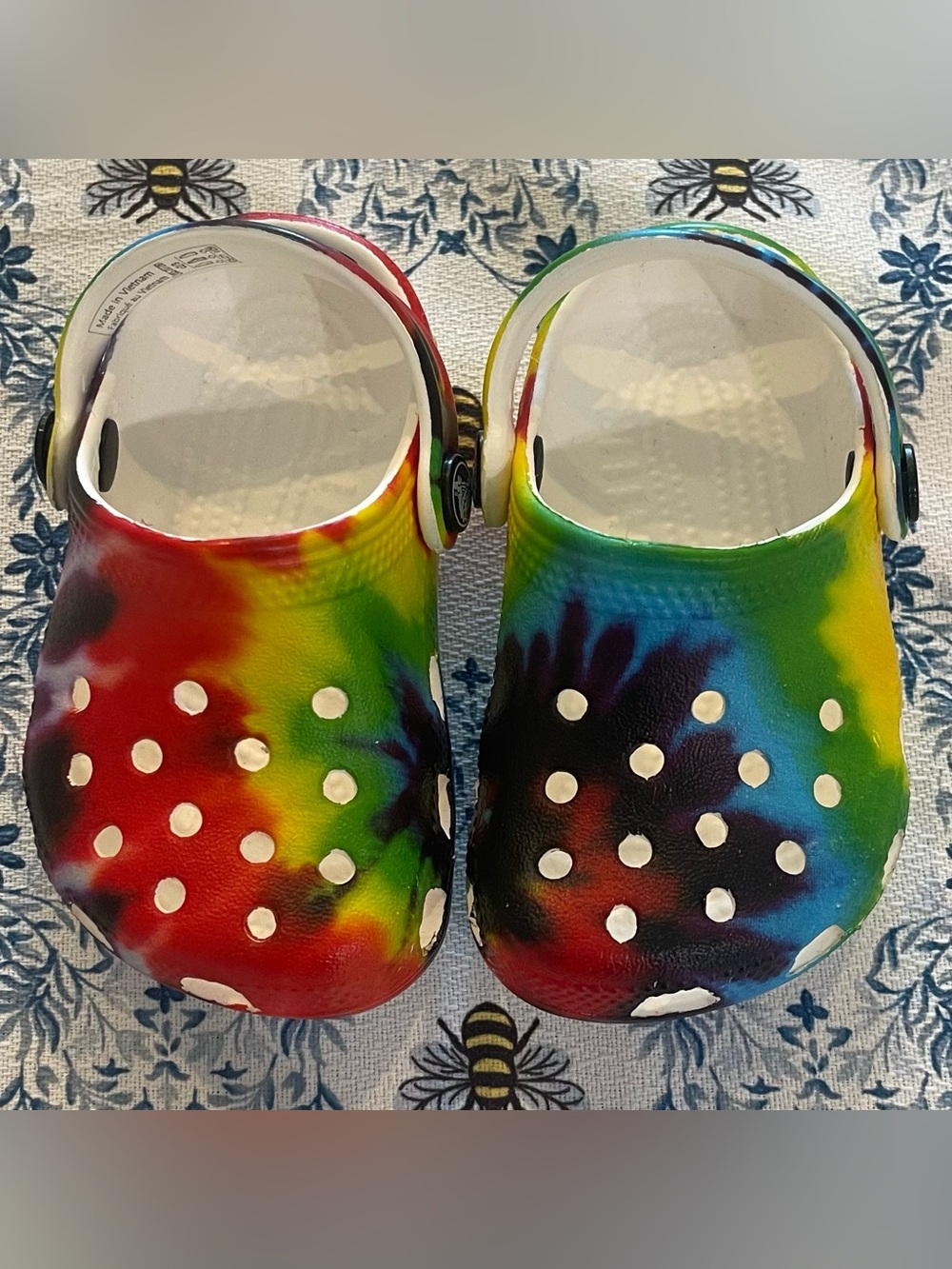 Toddler Size 2/3 Crocs Classic Tie-Dye – Multi-Color Rainbow Slip-On